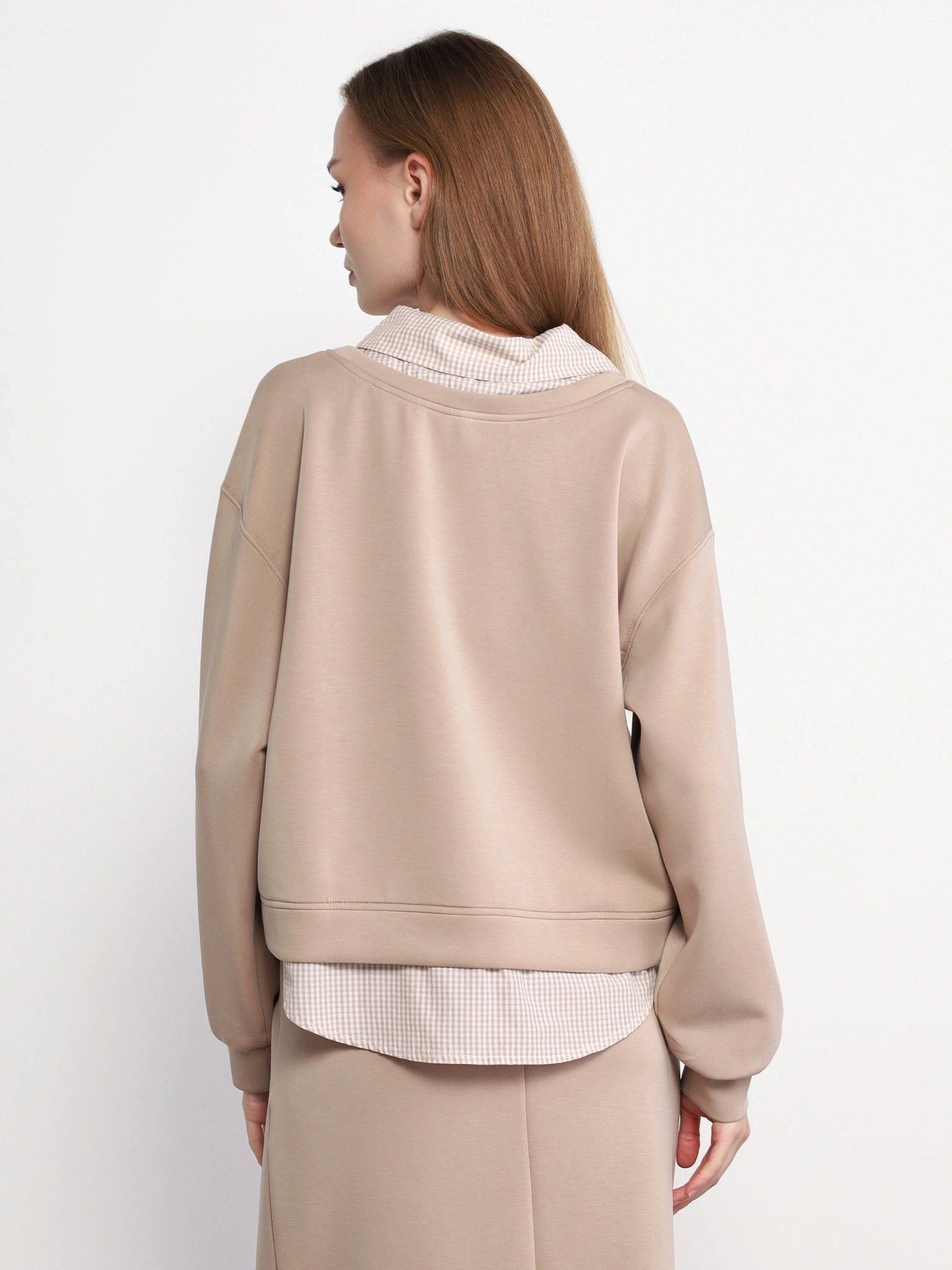 Толстовка бежевого цвета с имитацией